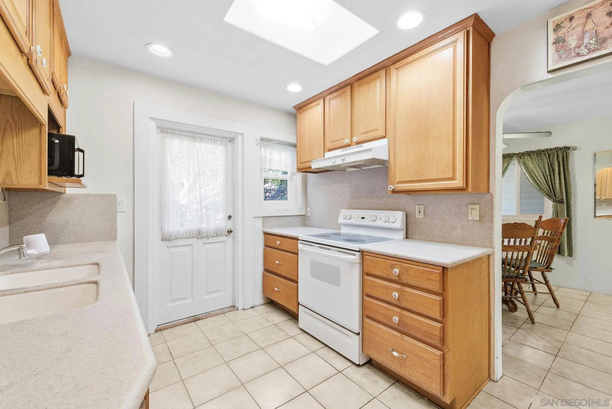 https://cdn.realtyfeed.com/cdn/127/260001546/d831542d7303b34a373008528d184b75.webp
