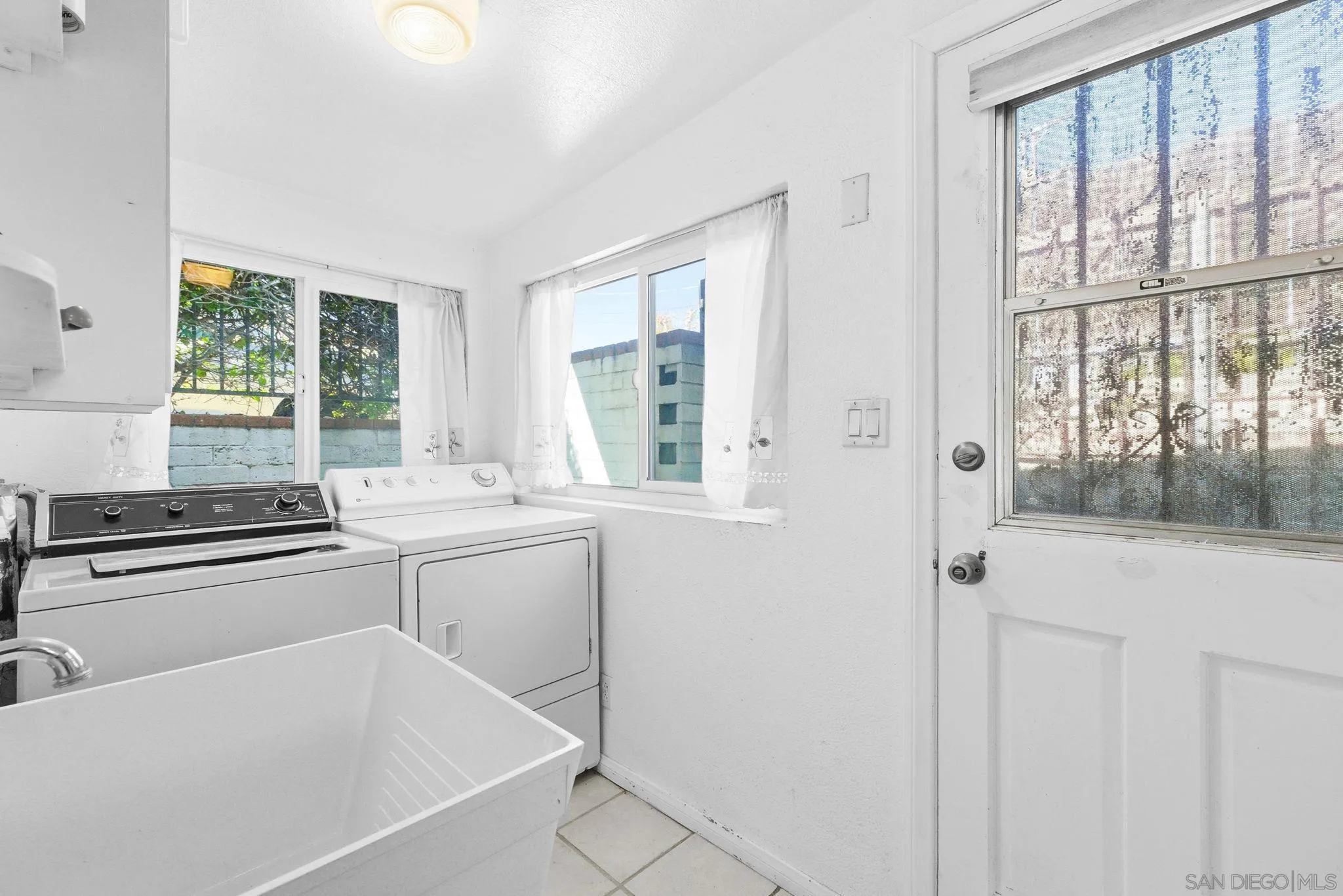https://cdn.realtyfeed.com/cdn/127/260001546/ec11532277ed52ce94c0c1164fb1d607.webp