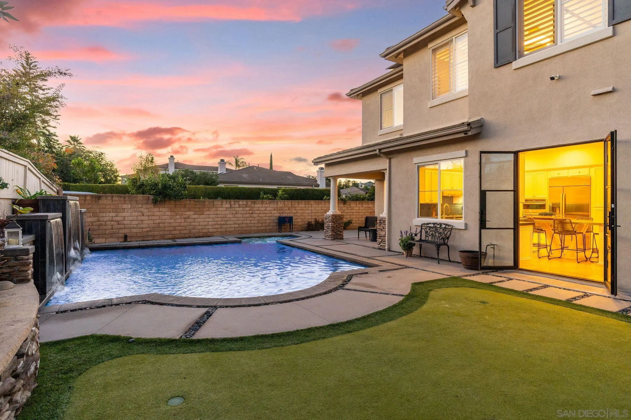 https://cdn.realtyfeed.com/cdn/127/260001552/23e1d514f21af93a76acf65197e82ae0.webp