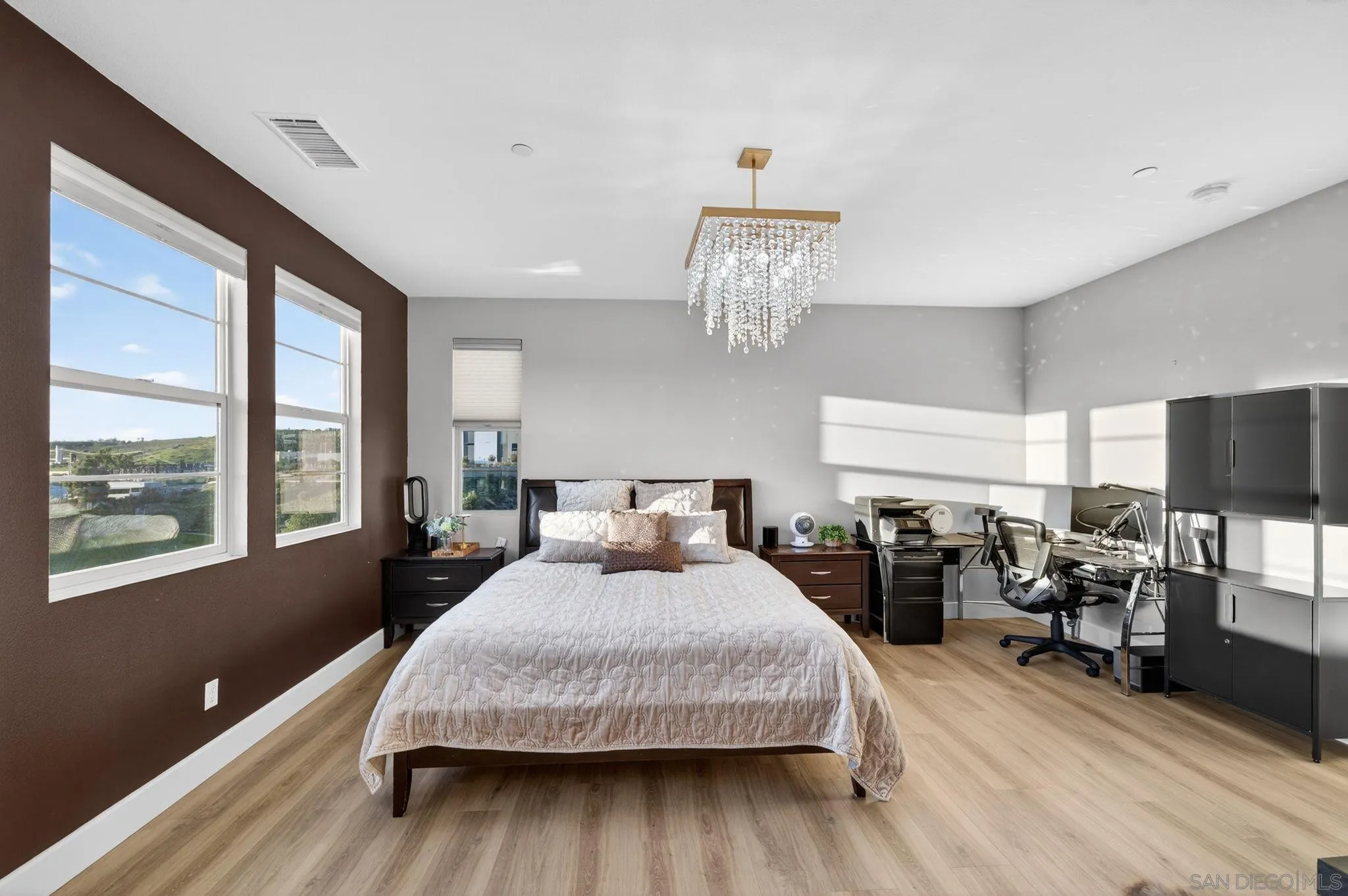 https://cdn.realtyfeed.com/cdn/127/260001557/a1637e0c9ed5d65a85e5ba0624c17c82.webp