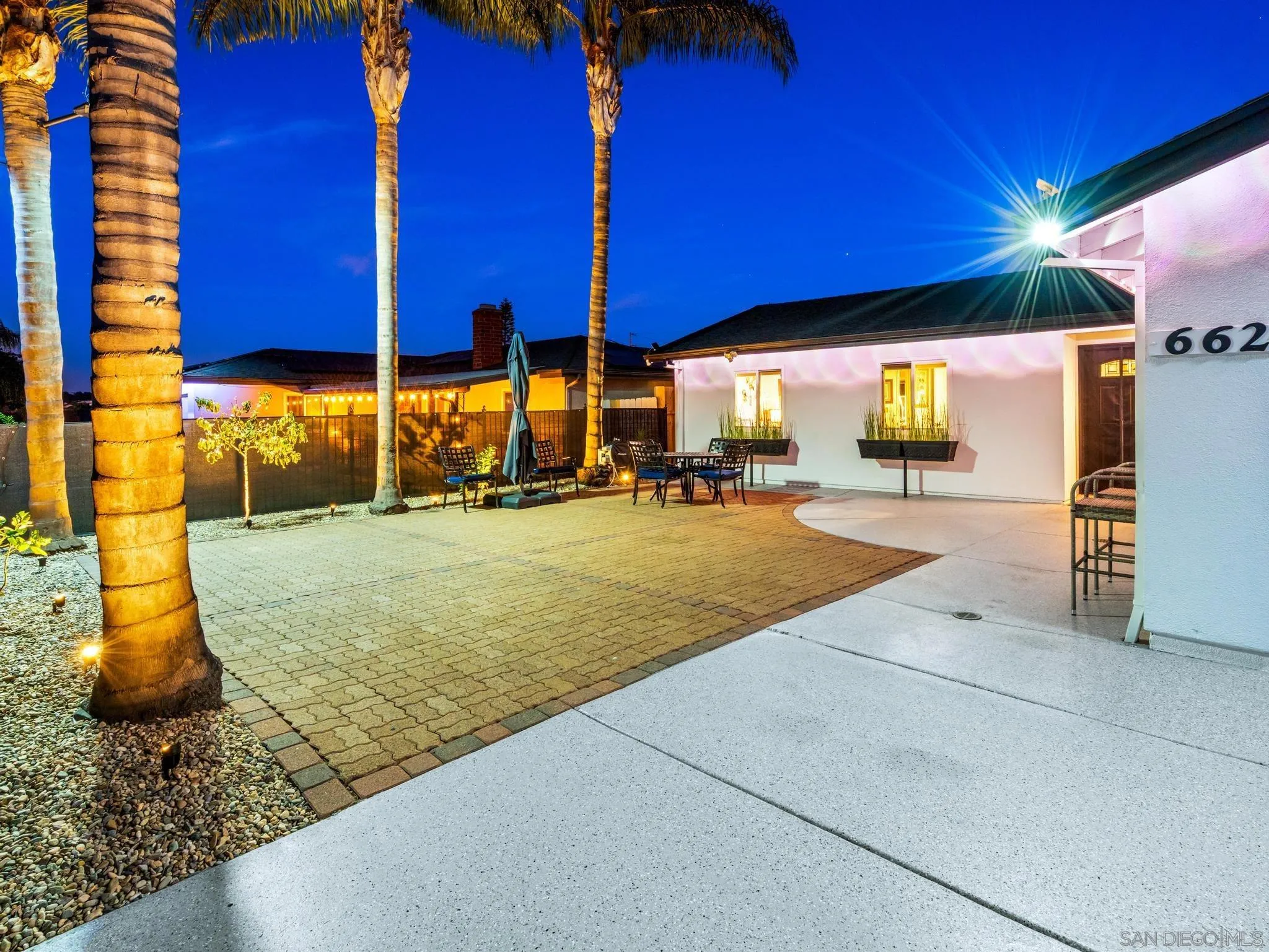 https://cdn.realtyfeed.com/cdn/127/260001558/48e700d6f227f9d169a91e571c3a1061.webp