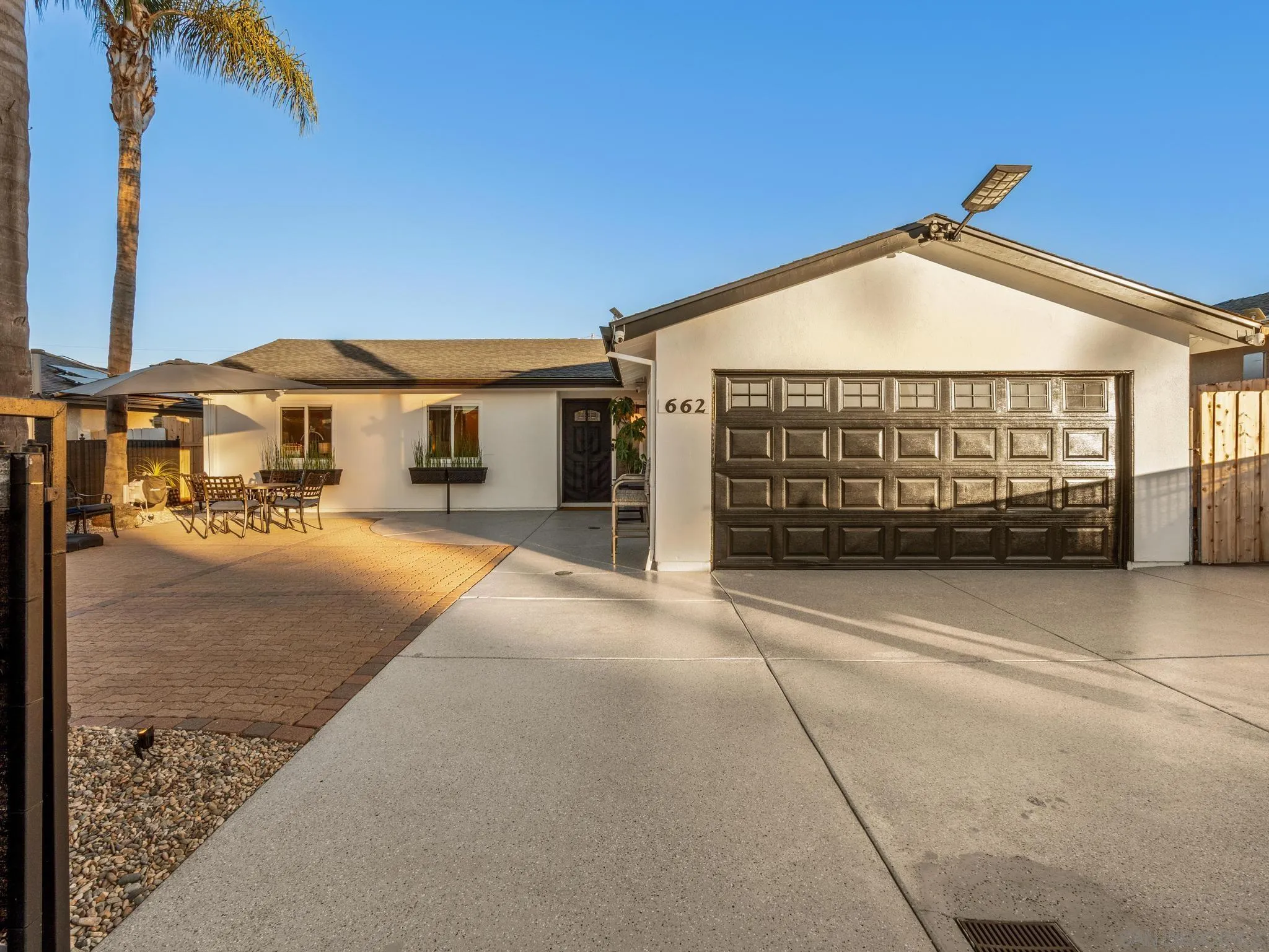 https://cdn.realtyfeed.com/cdn/127/260001558/670e6bf81ca8735711dcec92272e0a36.webp