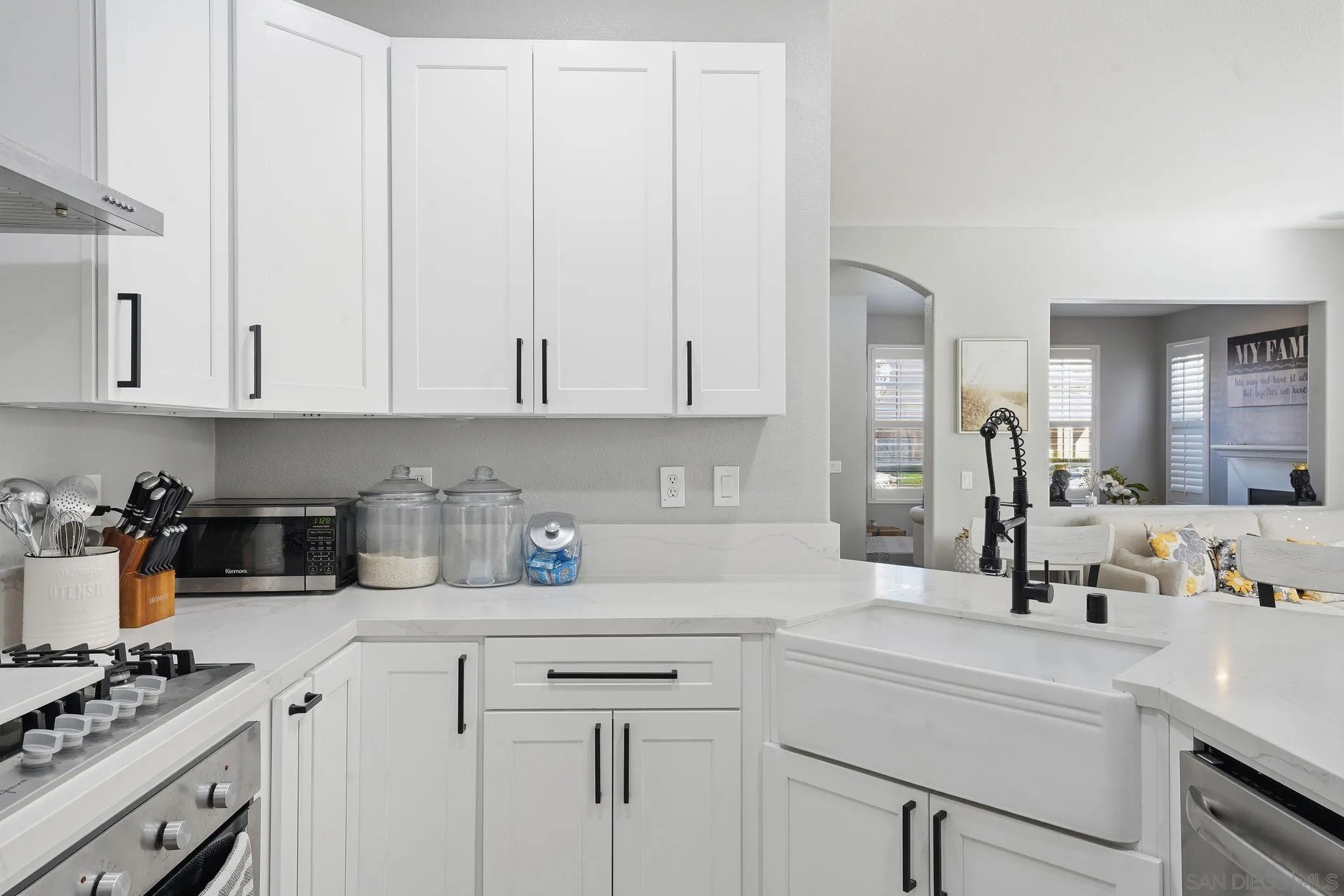 https://cdn.realtyfeed.com/cdn/127/260001560/8283f82d365f1b7a708ad122800c6b53.webp