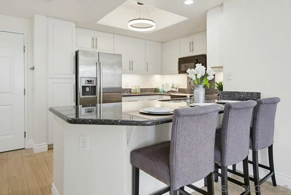 Photo #8: 260001563 Listing: Photo #8