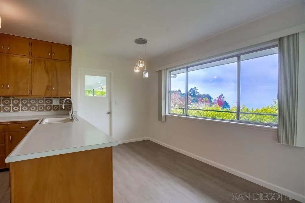 https://cdn.realtyfeed.com/cdn/127/260001565/1da036064137f49541d977af524f861c.webp