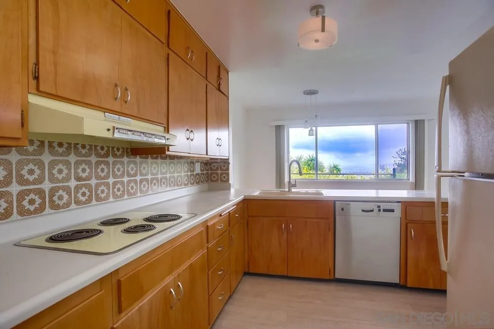 https://cdn.realtyfeed.com/cdn/127/260001565/2e529384f47a31d230c14dd5b9780f04.webp