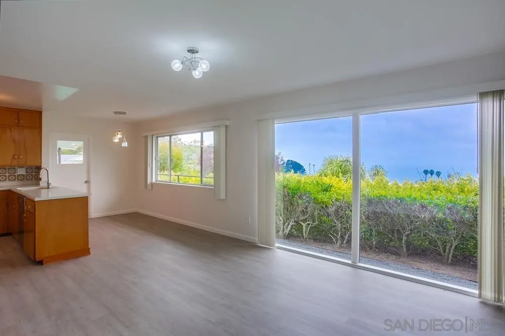 https://cdn.realtyfeed.com/cdn/127/260001565/47fab9671b729fcbd499e26cae5cf553.webp