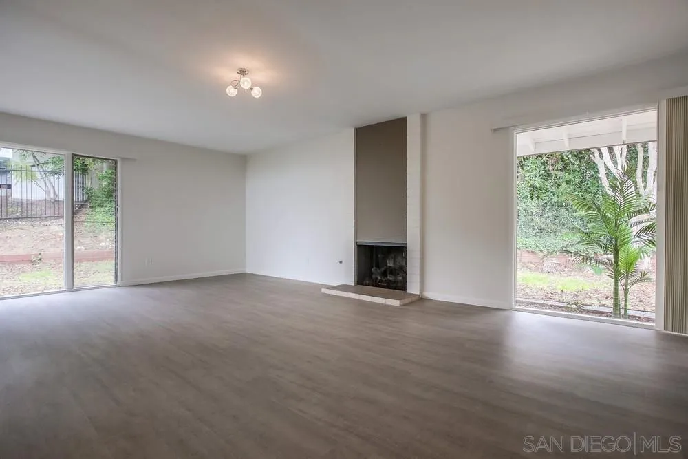 https://cdn.realtyfeed.com/cdn/127/260001565/6c4f612a2301d8c96899f64081f0ecc0.webp