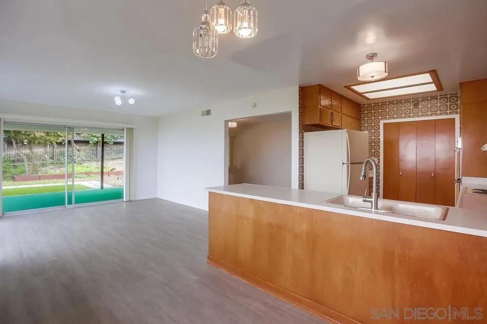 https://cdn.realtyfeed.com/cdn/127/260001565/926d105538fc7fea4b874d1275631c0a.webp