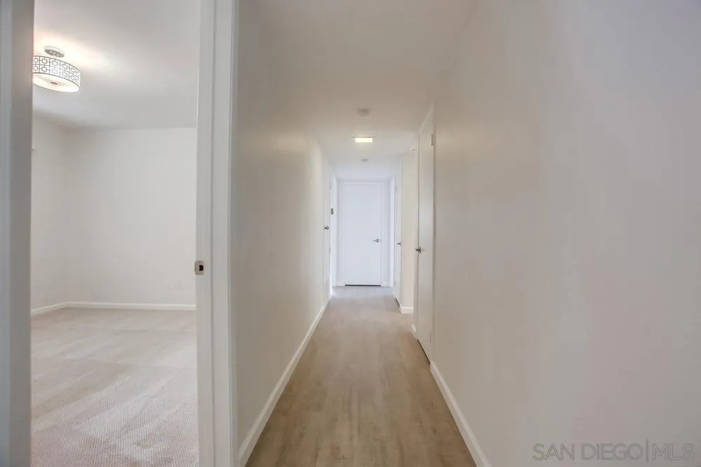 https://cdn.realtyfeed.com/cdn/127/260001565/a5928f0bfaffeb1b67818a6e7e079748.webp