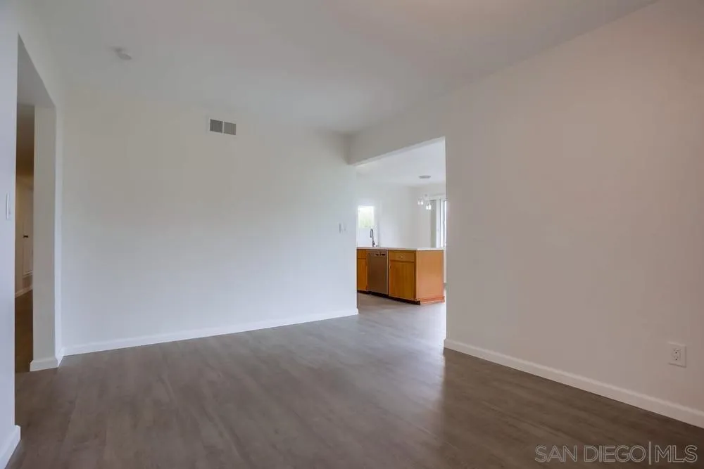 https://cdn.realtyfeed.com/cdn/127/260001565/bdbadb7f70ddd76736379309c4c1fc70.webp