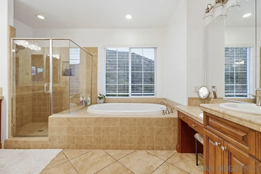 https://cdn.realtyfeed.com/cdn/127/260001566/27c07d7441458599814d770481b97f53.webp