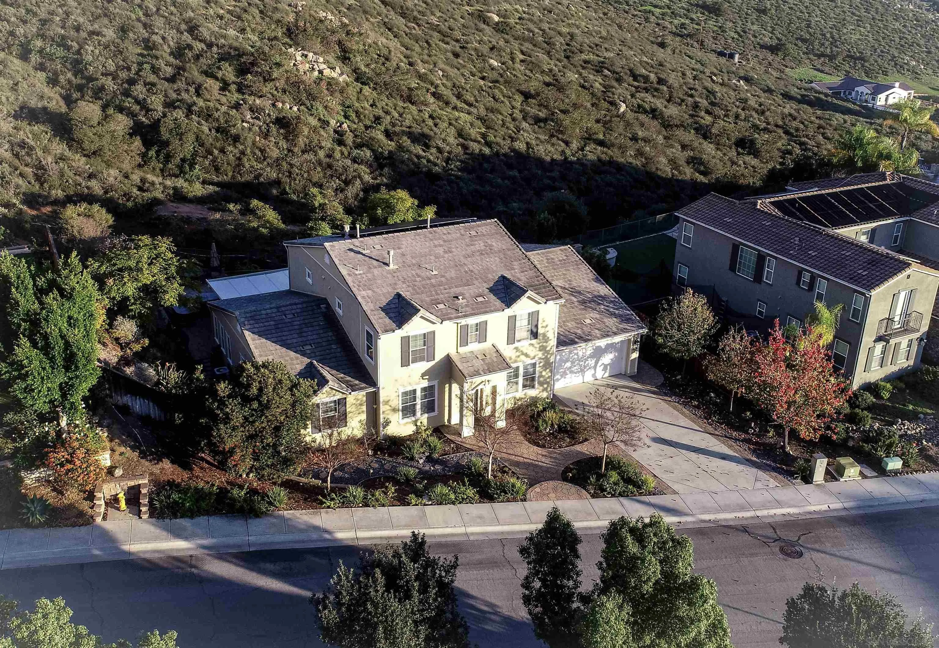 https://cdn.realtyfeed.com/cdn/127/260001566/7e9ba1338cca1351dda0fd062d1b5a11.webp