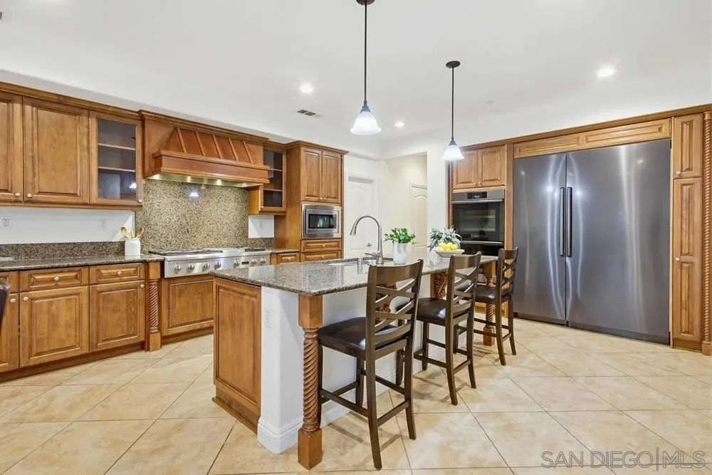 https://cdn.realtyfeed.com/cdn/127/260001566/8ec17b433feb24e9e45025fce16c1604.webp