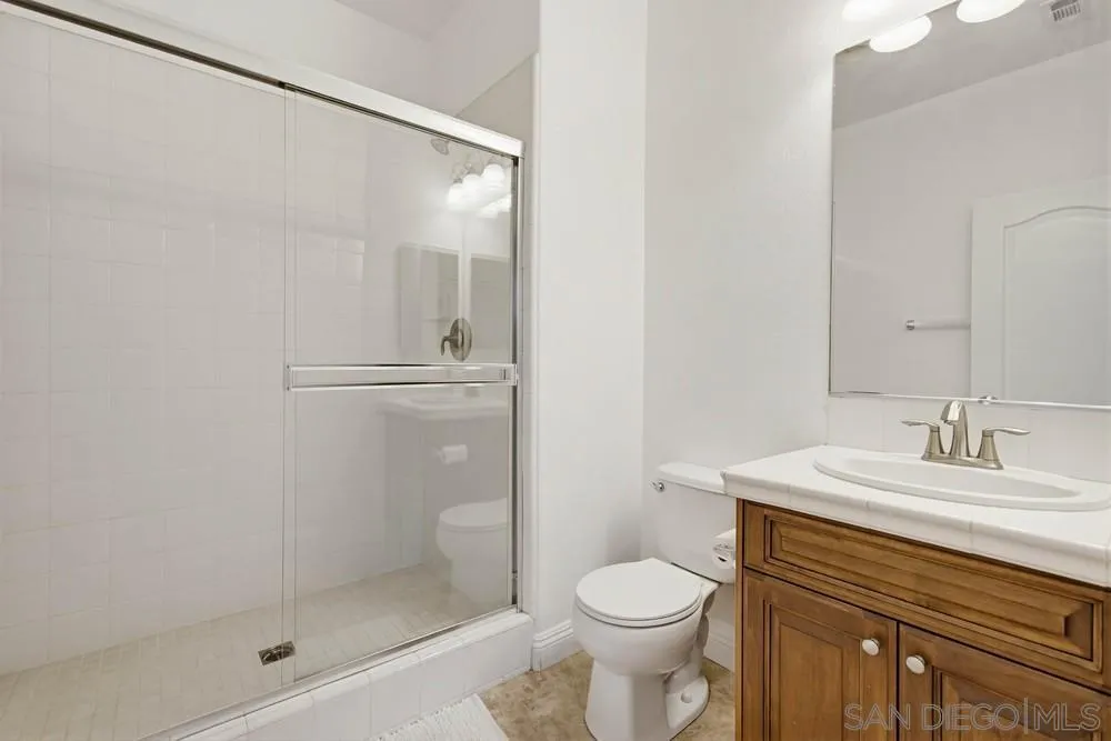 https://cdn.realtyfeed.com/cdn/127/260001566/f59f2adabecb91024817c089f3304b25.webp