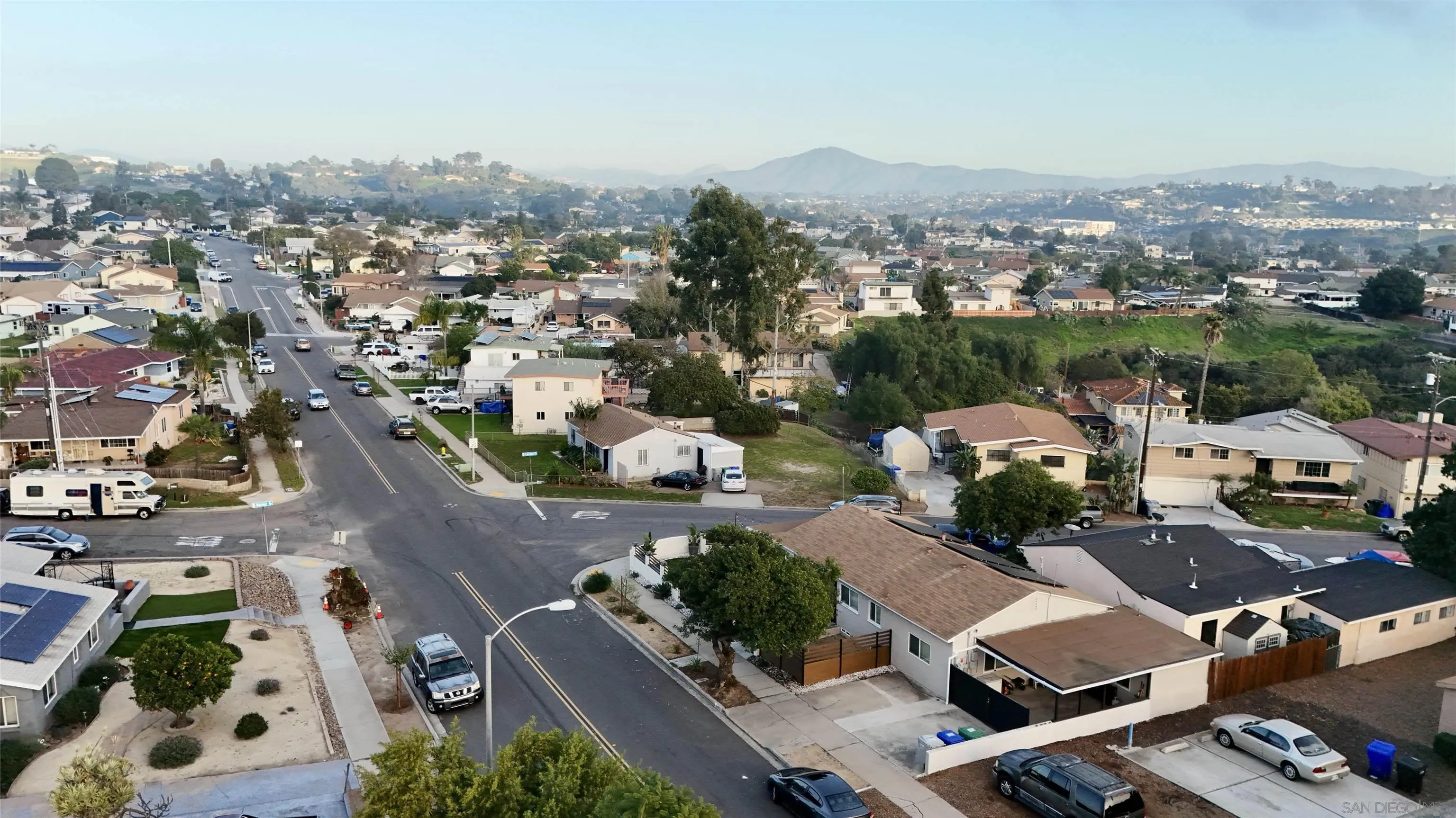 https://cdn.realtyfeed.com/cdn/127/260001570/2432f9efc6ccb2784555dd20f4ef6f39.webp