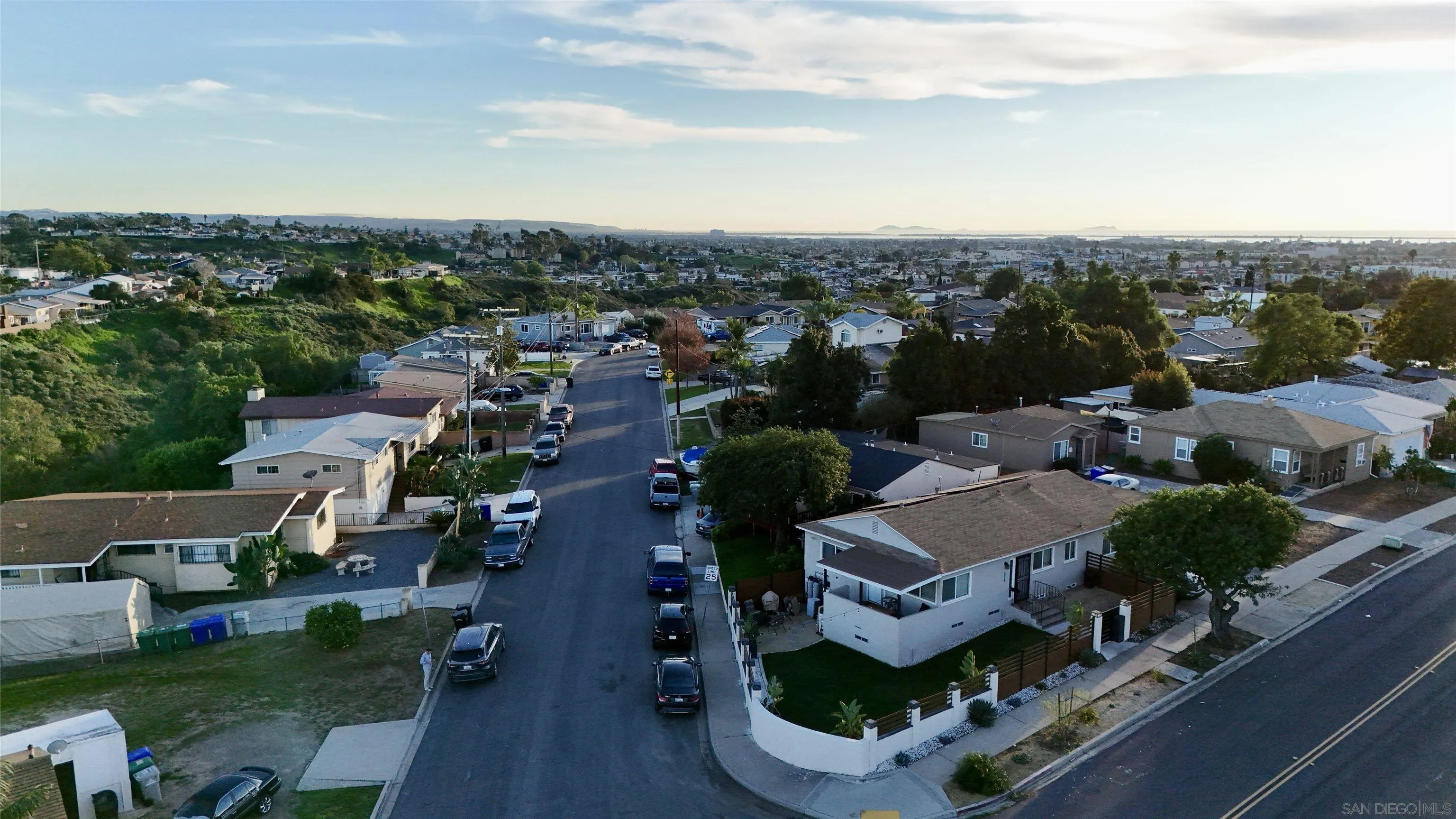 https://cdn.realtyfeed.com/cdn/127/260001570/92ca4aadf3ace35b743ca306c608b9f9.webp