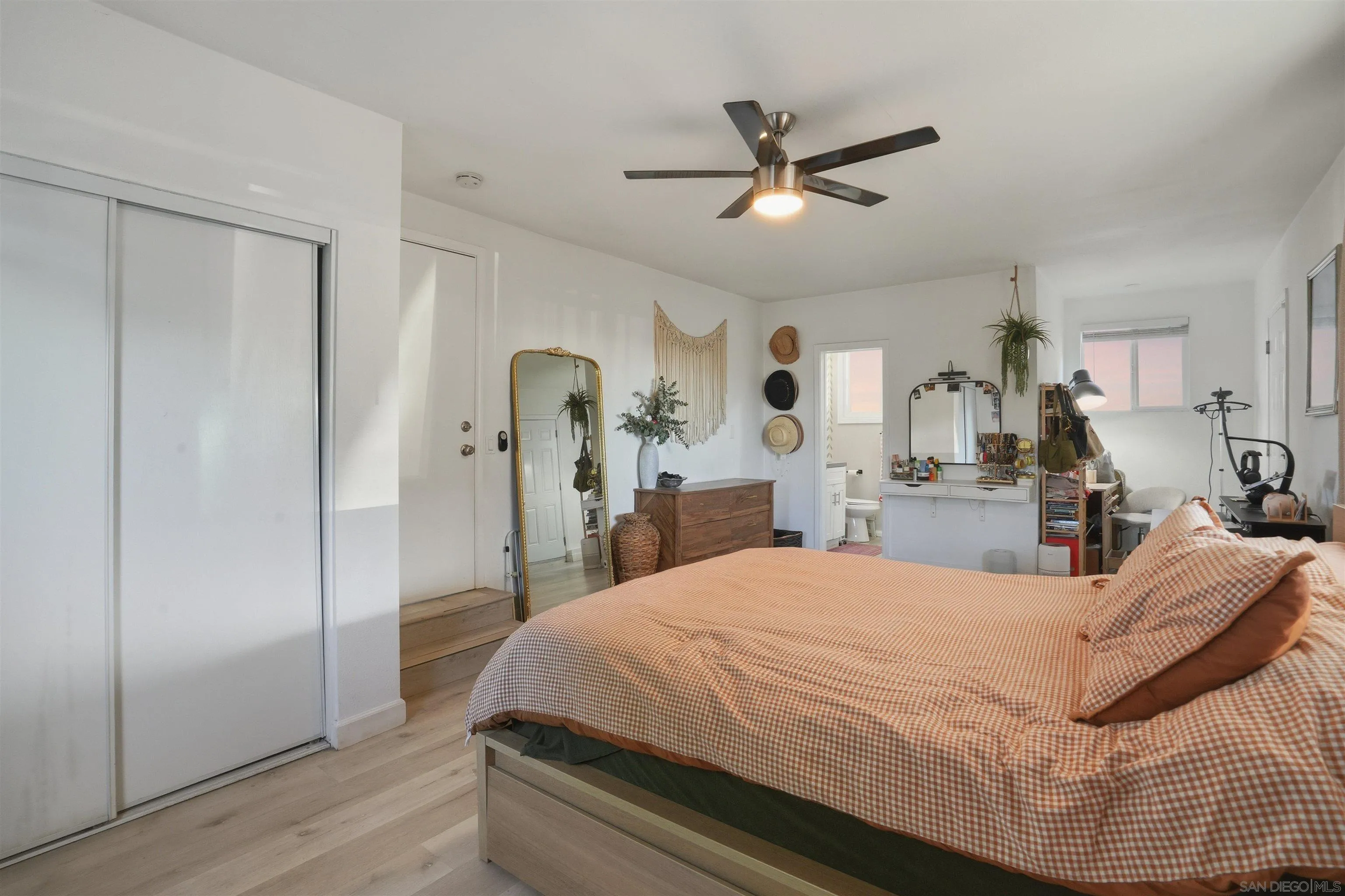 https://cdn.realtyfeed.com/cdn/127/260001570/938f790340e805afddbb8164e655355f.webp