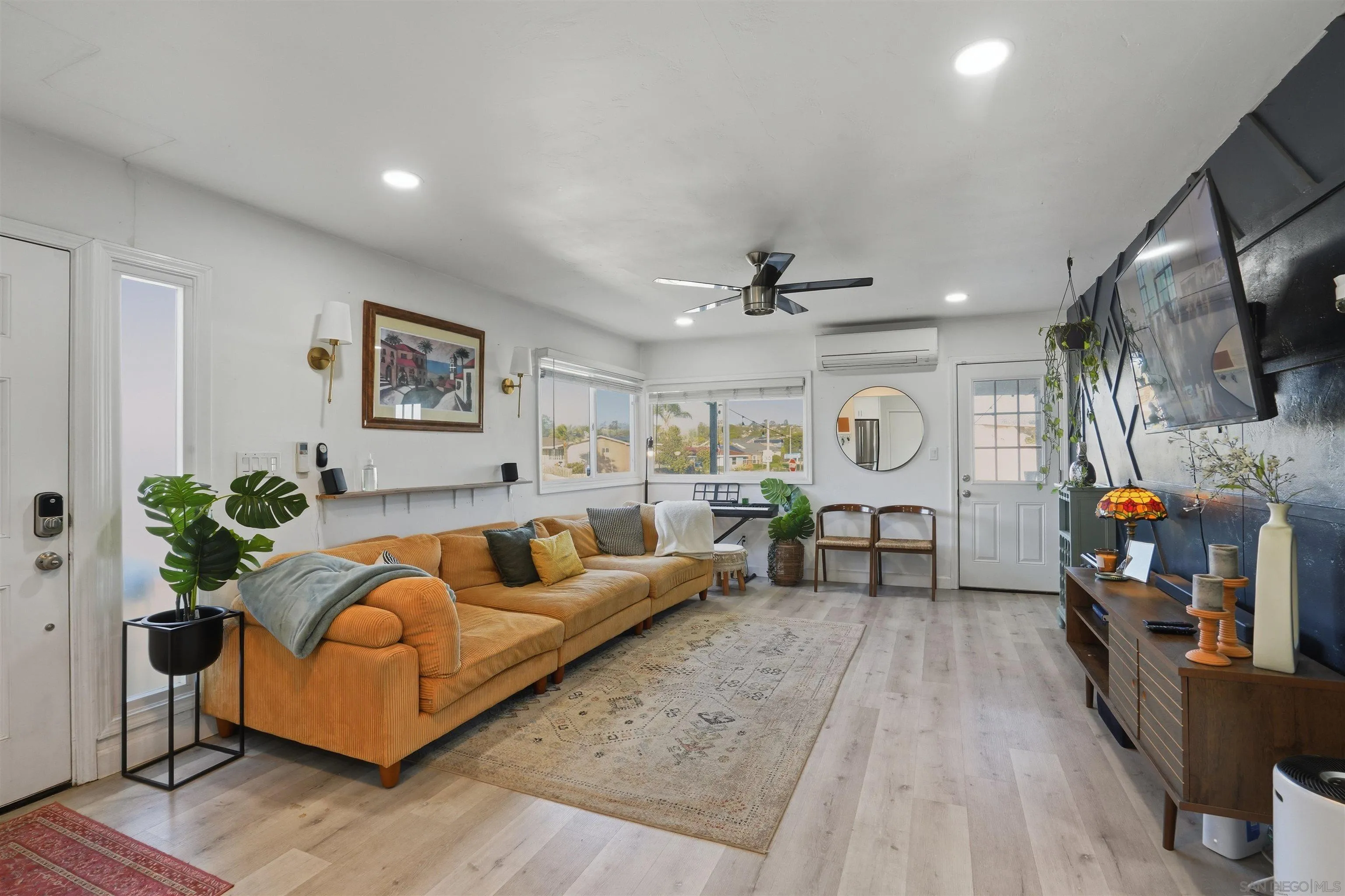https://cdn.realtyfeed.com/cdn/127/260001570/be8ef834a7281783f22e126f4a48a4c1.webp