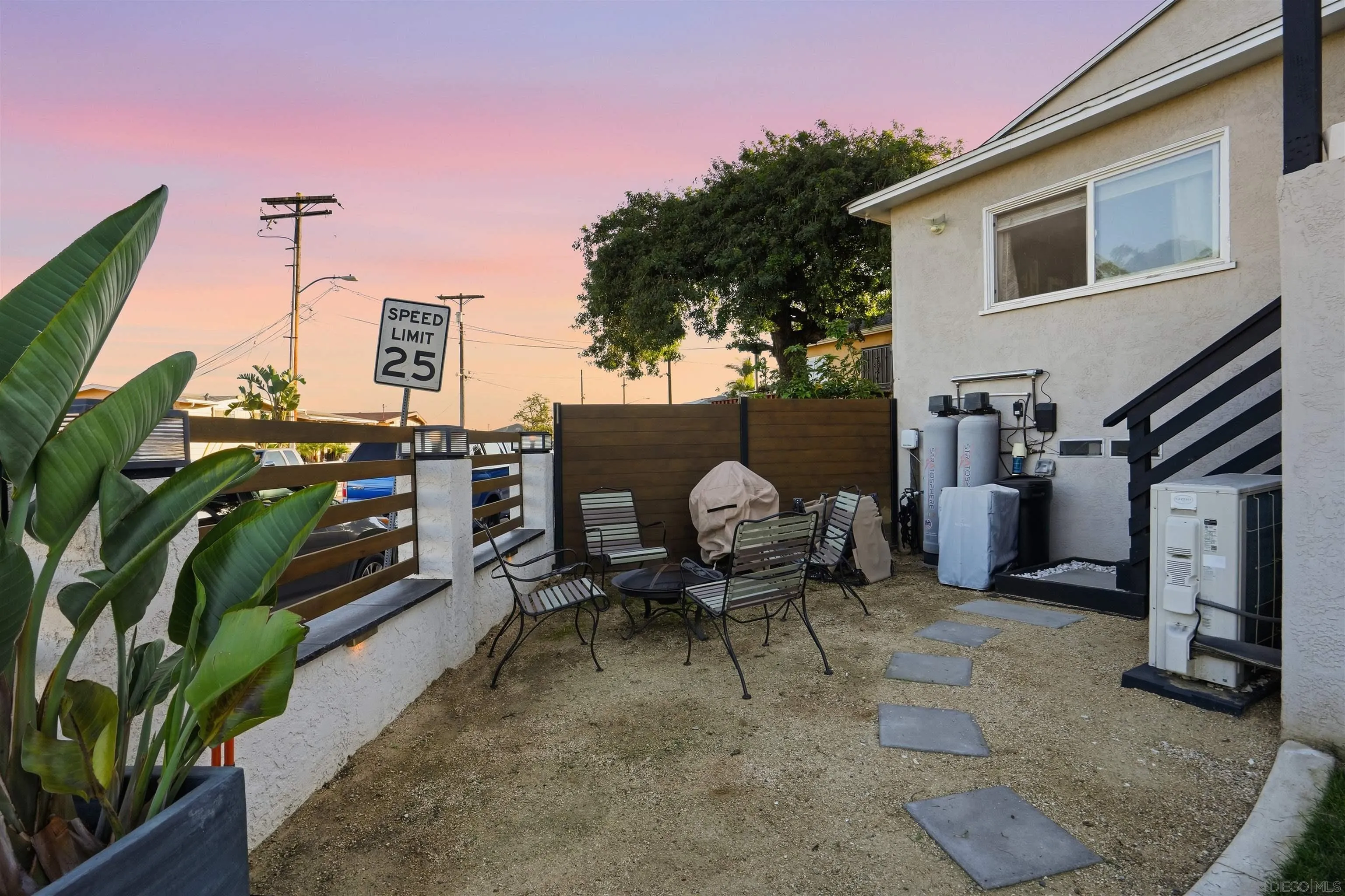 https://cdn.realtyfeed.com/cdn/127/260001570/eb9317ba1a1dcbeb7e10a9223d07f91b.webp