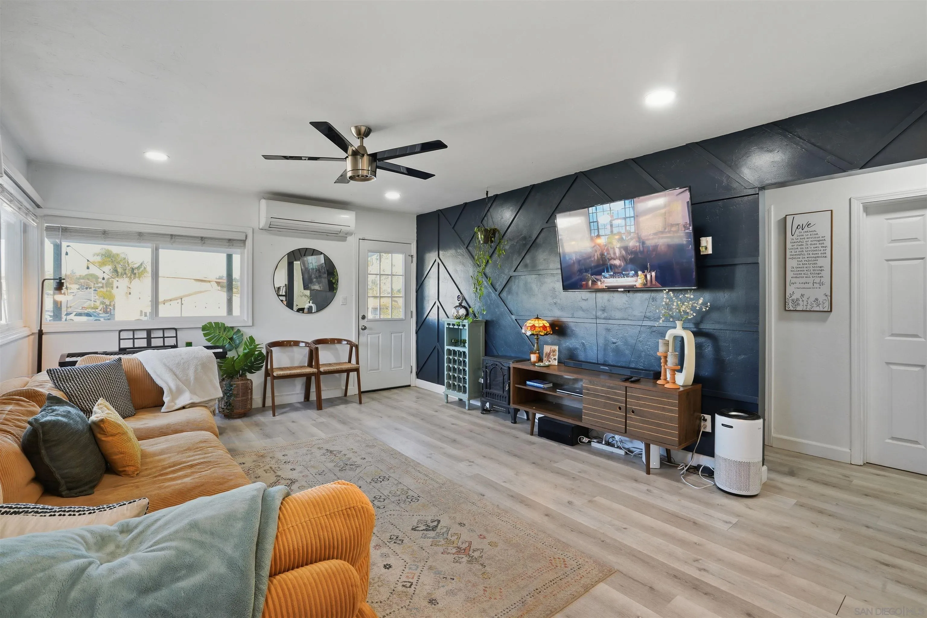 https://cdn.realtyfeed.com/cdn/127/260001570/f46376bc2b67834ea39d88144e6b0b72.webp