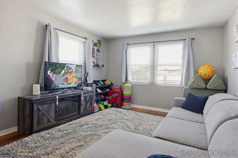 https://cdn.realtyfeed.com/cdn/127/260001575/0fe1b1c45898ad0389fe9f2df21d63de.webp