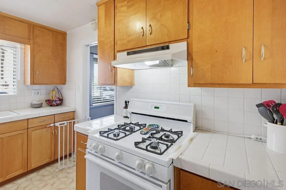 https://cdn.realtyfeed.com/cdn/127/260001575/160712554bacf36acfedbb483b28d98b.webp