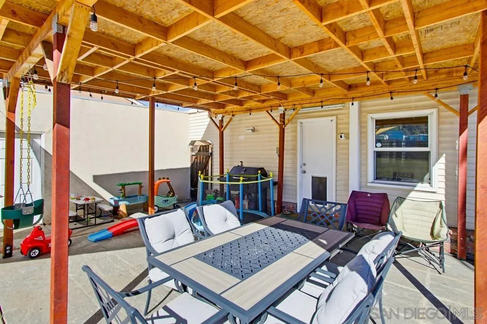 https://cdn.realtyfeed.com/cdn/127/260001575/9129a885732b3649d13e60b2532e1ca5.webp