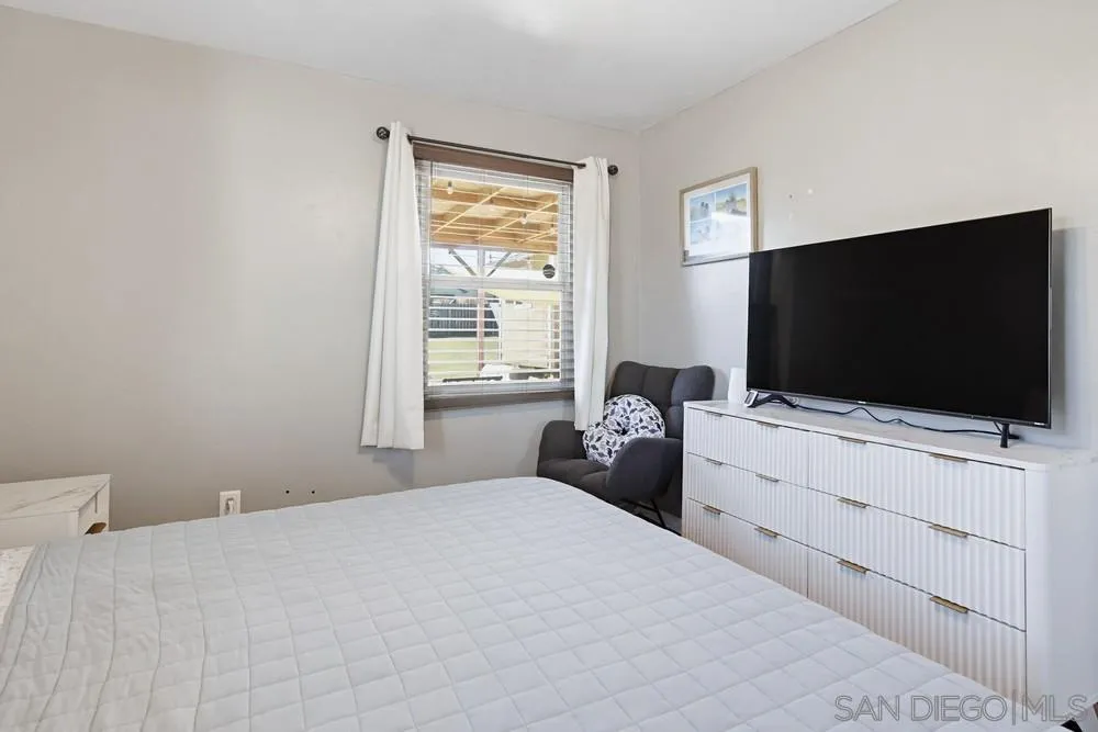 https://cdn.realtyfeed.com/cdn/127/260001575/d7b1482d61c7180ed81f9547c28833ed.webp