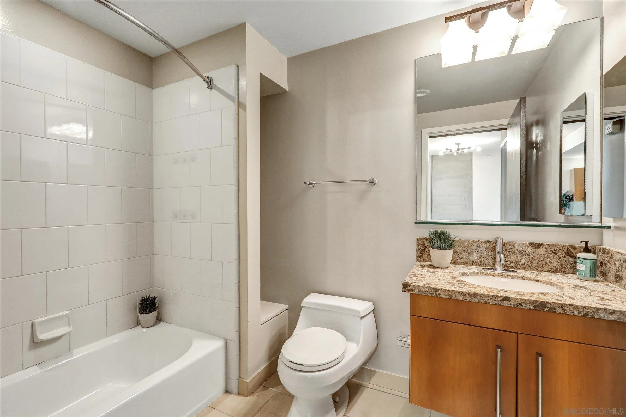 350 11Th Ave UNIT 323, San Diego, CA, 92101