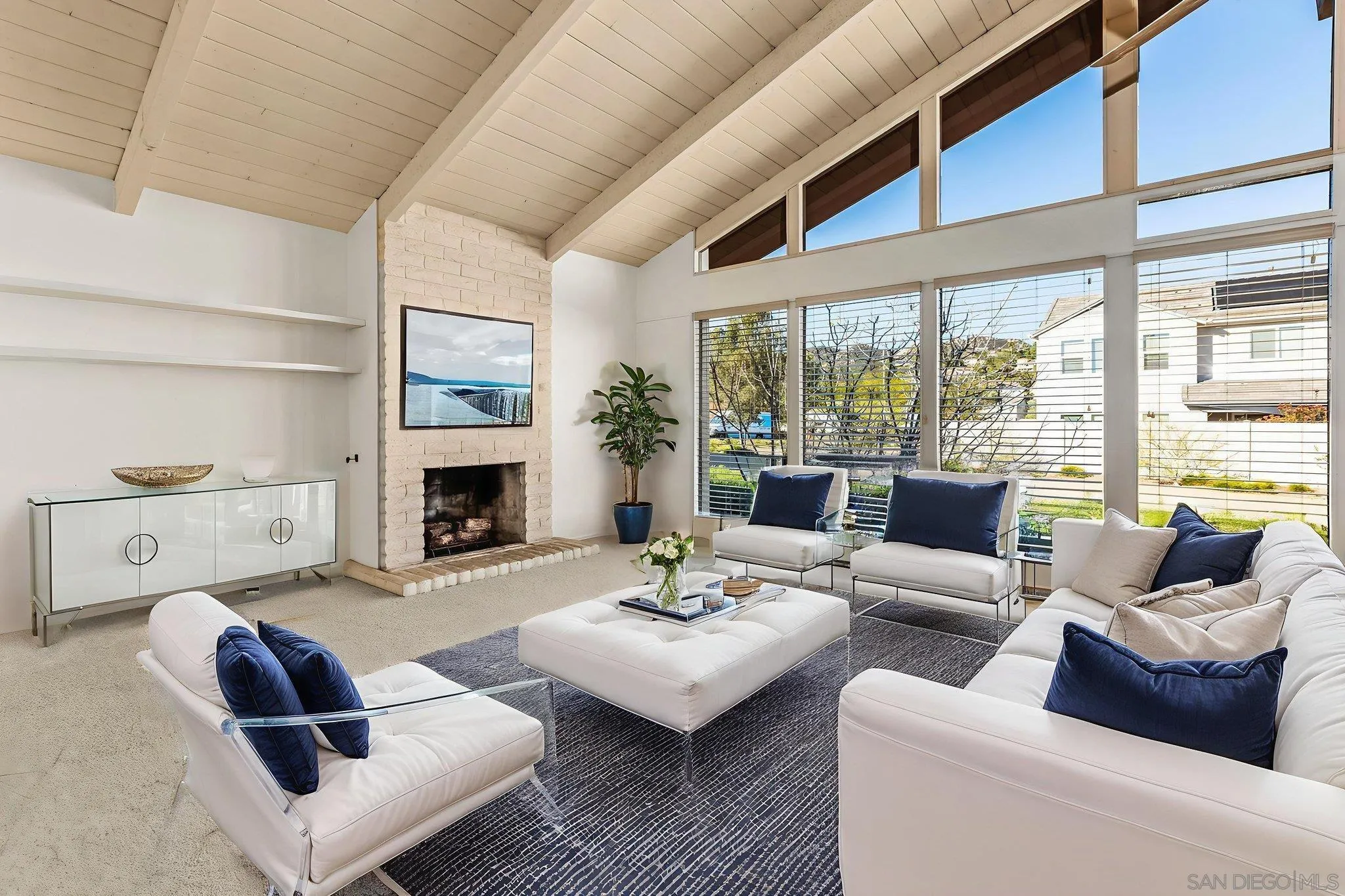 https://cdn.realtyfeed.com/cdn/127/260001583/933654e1bc4f5b9d3b9df5101d4b9cb7.webp