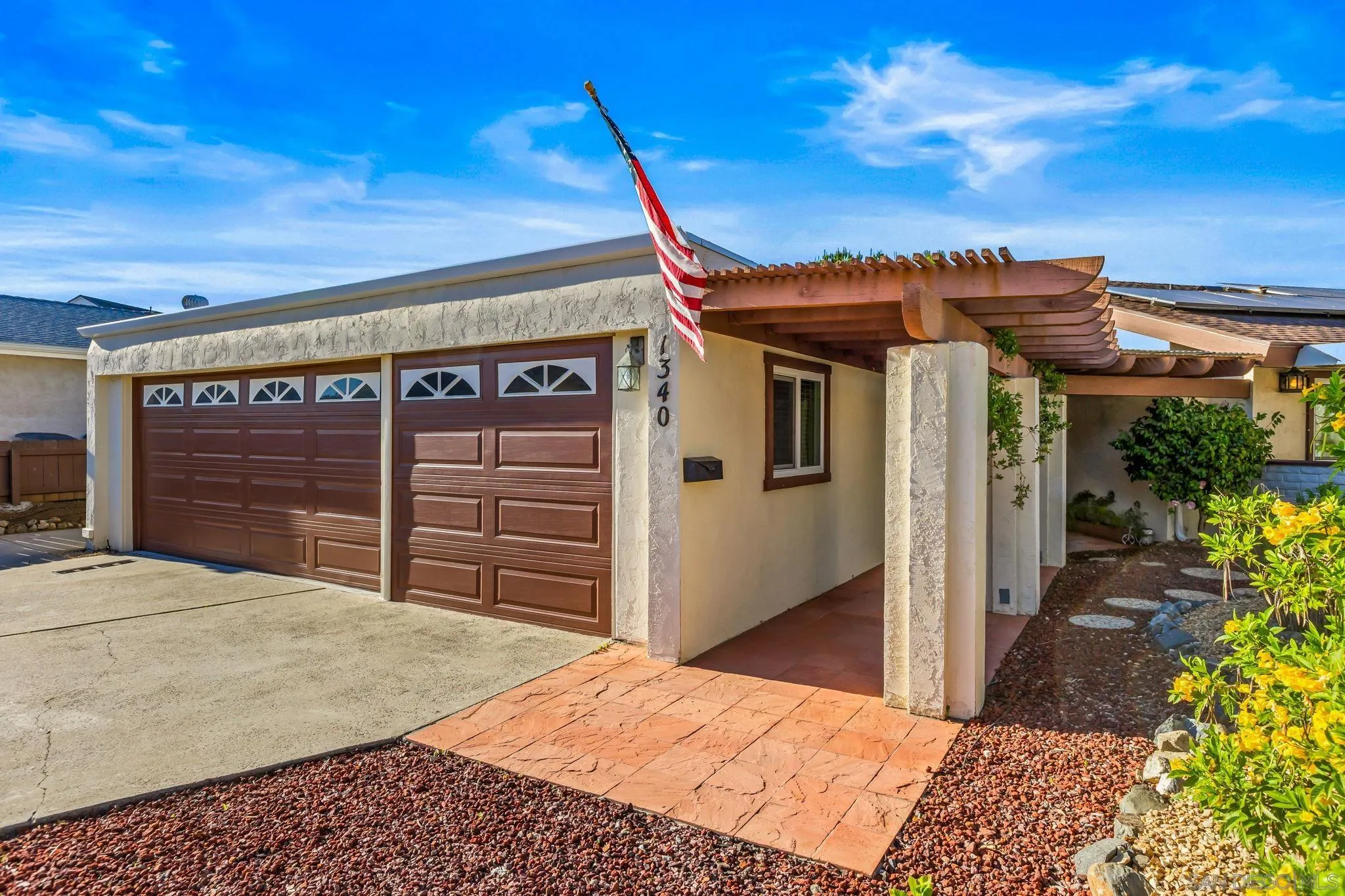 https://cdn.realtyfeed.com/cdn/127/260001583/e11a5a5066944cf053a785cb162a8160.webp