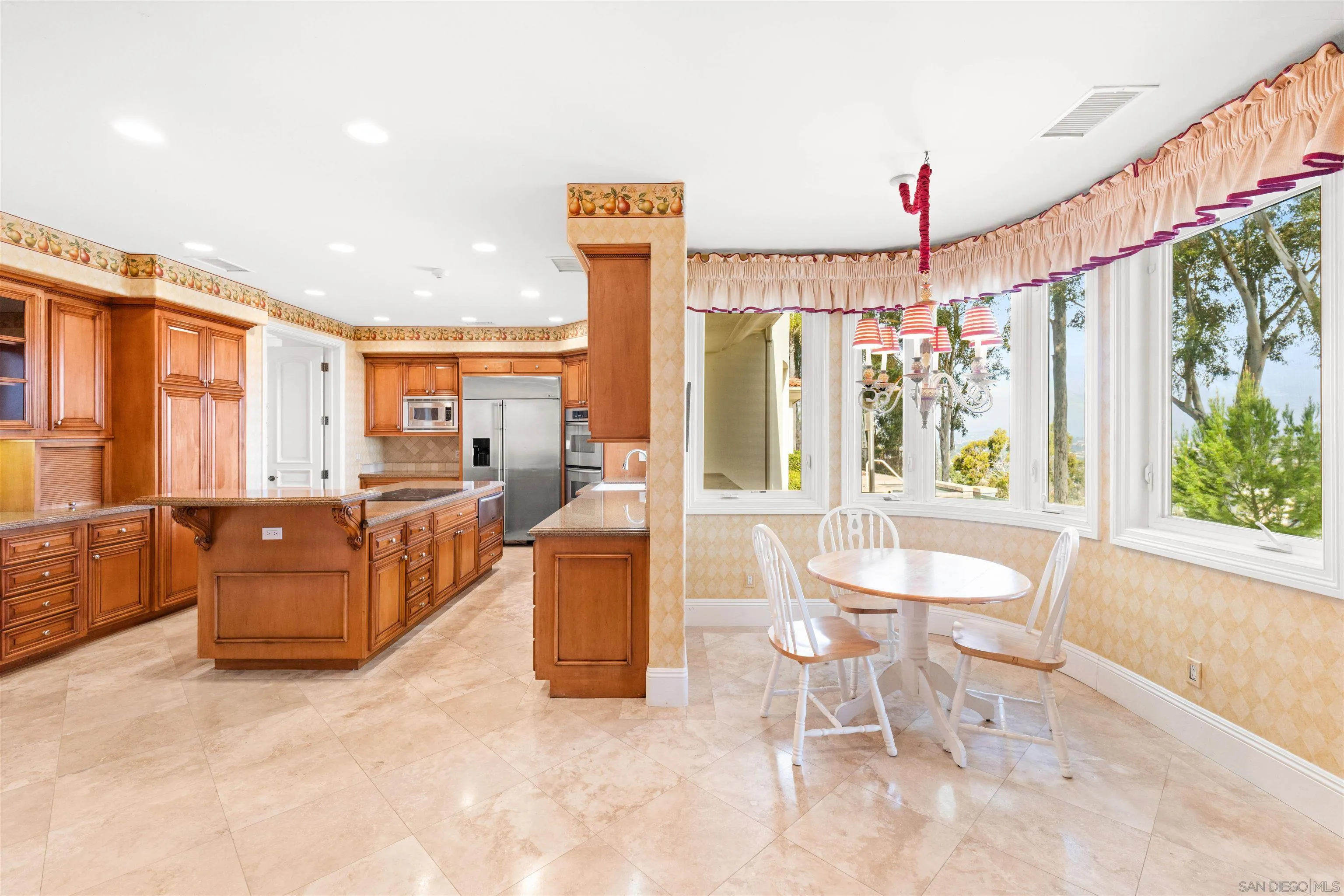 https://cdn.realtyfeed.com/cdn/127/260001585/0186230690937133a700dd5b69c25a6d.webp