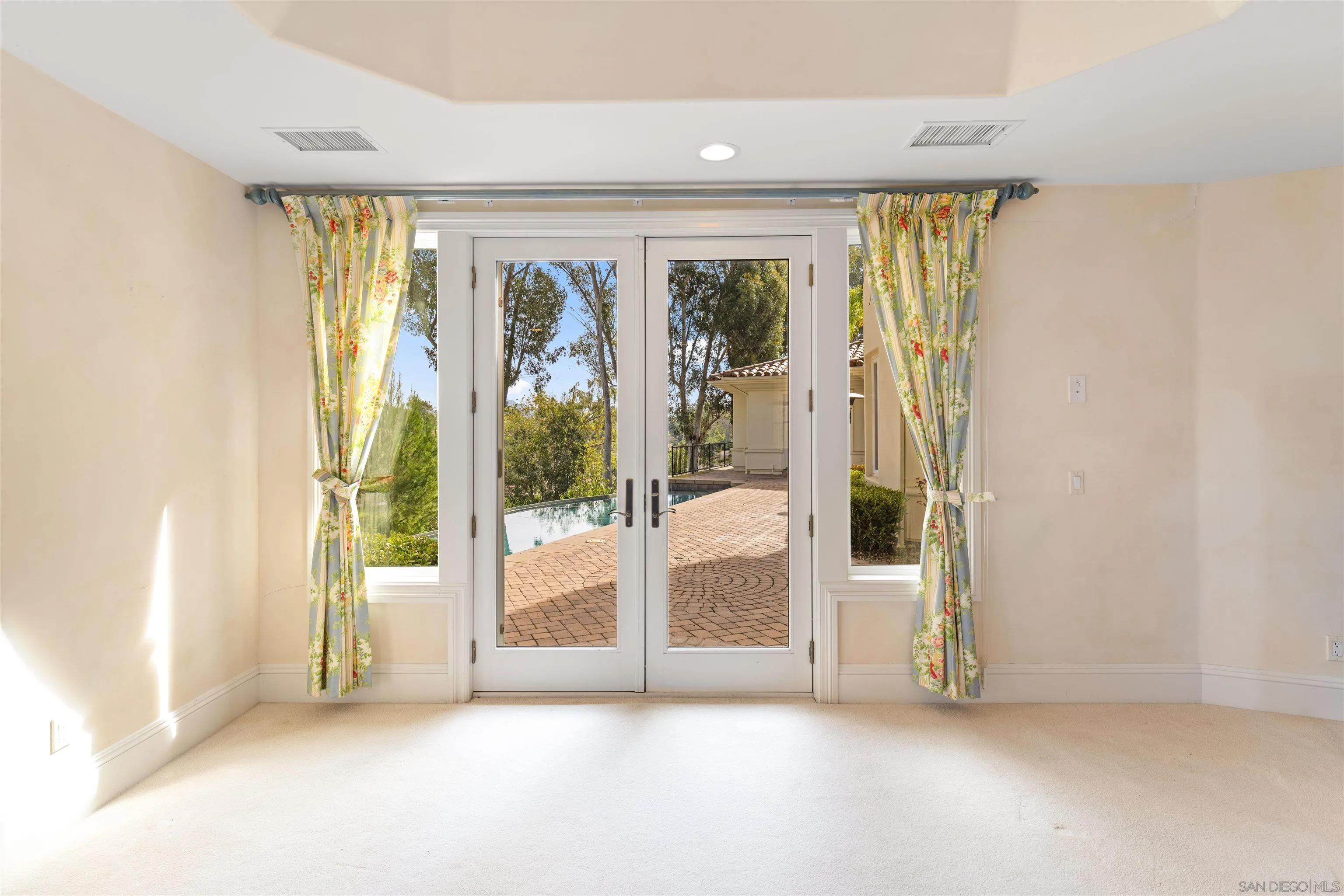 https://cdn.realtyfeed.com/cdn/127/260001585/3984a3c5b97cf82247059878a9026ac4.webp