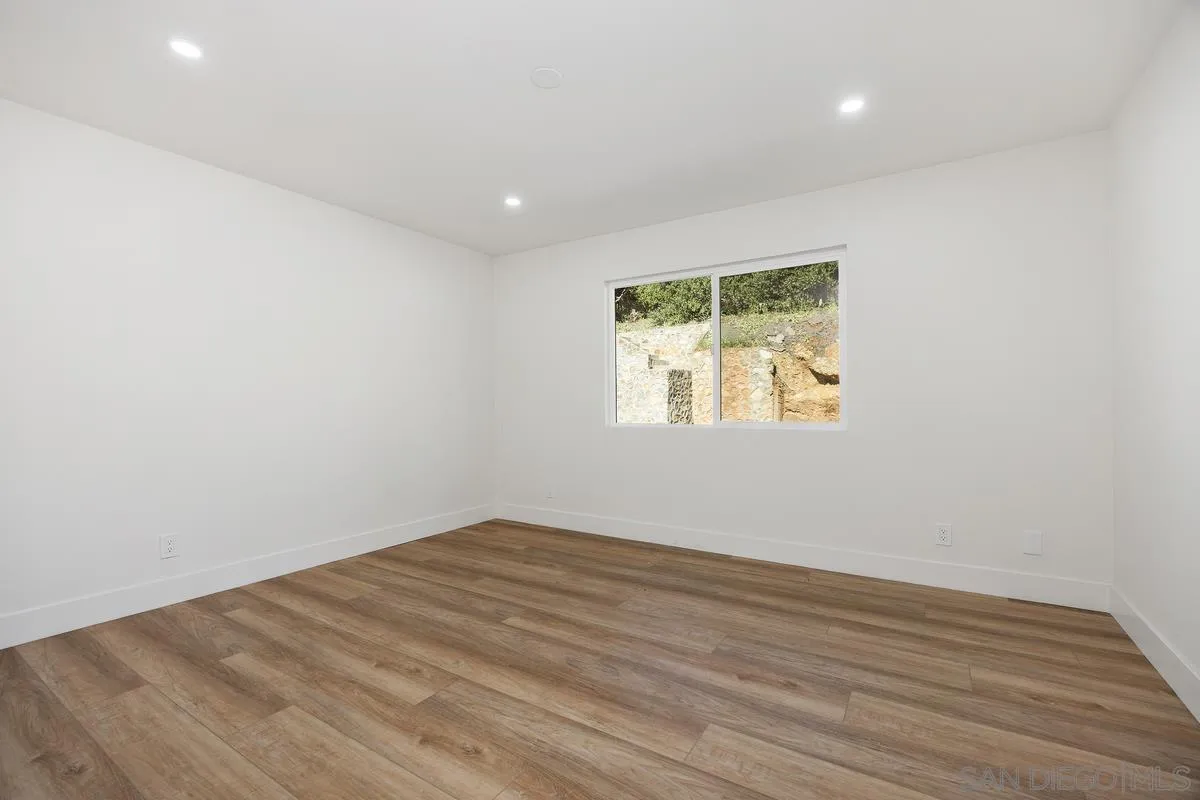 https://cdn.realtyfeed.com/cdn/127/260001590/25c225a1b80a55777ff6fb539a950a7d.webp