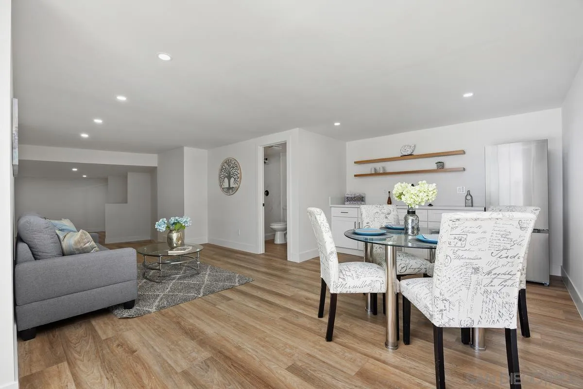 https://cdn.realtyfeed.com/cdn/127/260001590/2d67c4d36e66afa48cd77fe64293ec82.webp