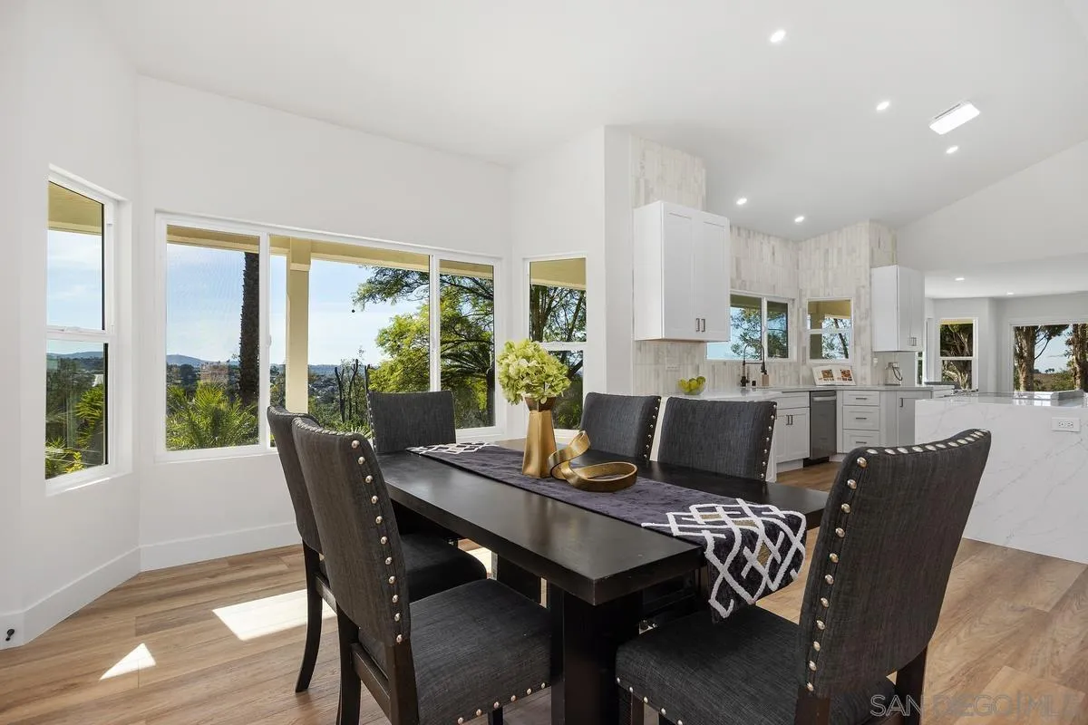 https://cdn.realtyfeed.com/cdn/127/260001590/6d433e734b3d7755afb77be440264a7d.webp