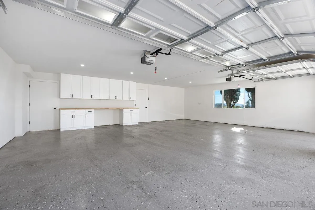 https://cdn.realtyfeed.com/cdn/127/260001590/f98da3355965f6d4fb662eee7d78e829.webp