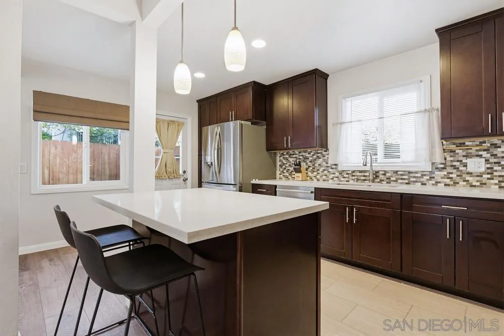 https://cdn.realtyfeed.com/cdn/127/260001591/11cb3fcb42412c15251ff47726761bbc.webp