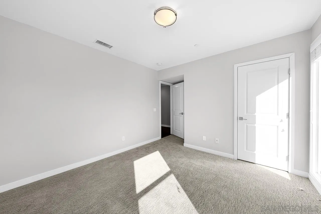 https://cdn.realtyfeed.com/cdn/127/260001592/2092351727608c1d33f6f805a3c70e23.webp
