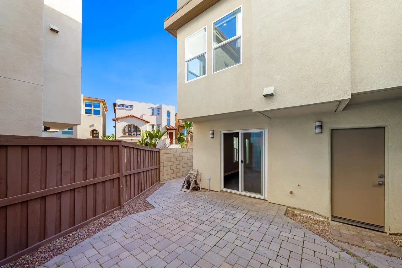 https://cdn.realtyfeed.com/cdn/127/260001592/32a94418faf974d3675a8b3b6f61cac9.webp