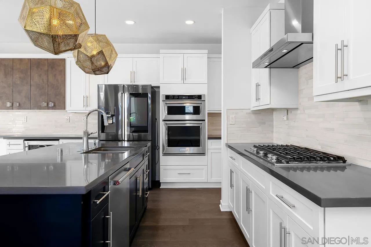 https://cdn.realtyfeed.com/cdn/127/260001592/589e58cdac1ed84f8f651b750cf12aa6.webp