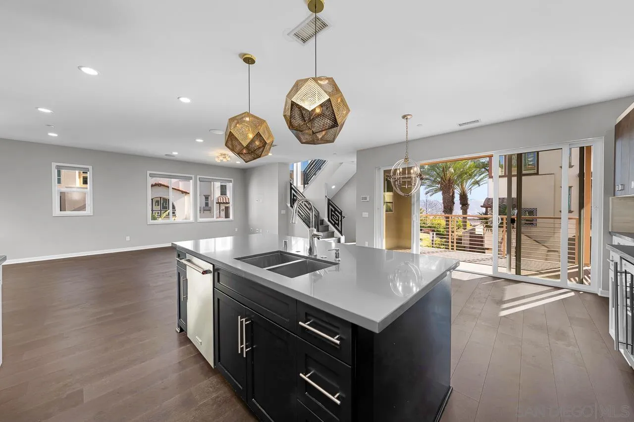 https://cdn.realtyfeed.com/cdn/127/260001592/8fc2aab2679648faac275ff7b0999028.webp