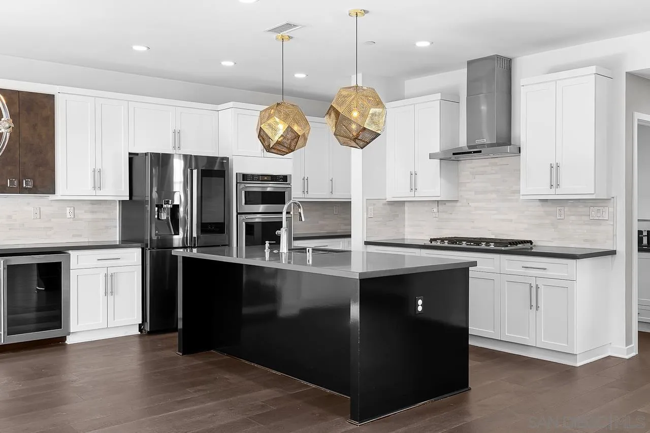 https://cdn.realtyfeed.com/cdn/127/260001592/9f79cd13ddffd9632f507273f034a978.webp