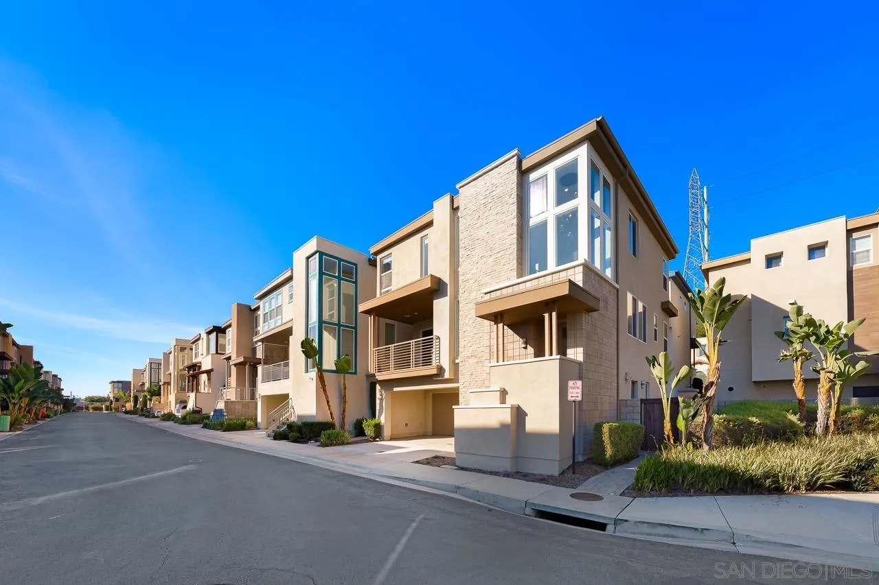 https://cdn.realtyfeed.com/cdn/127/260001592/e29b3e329717341422a7673a9d0229bc.webp