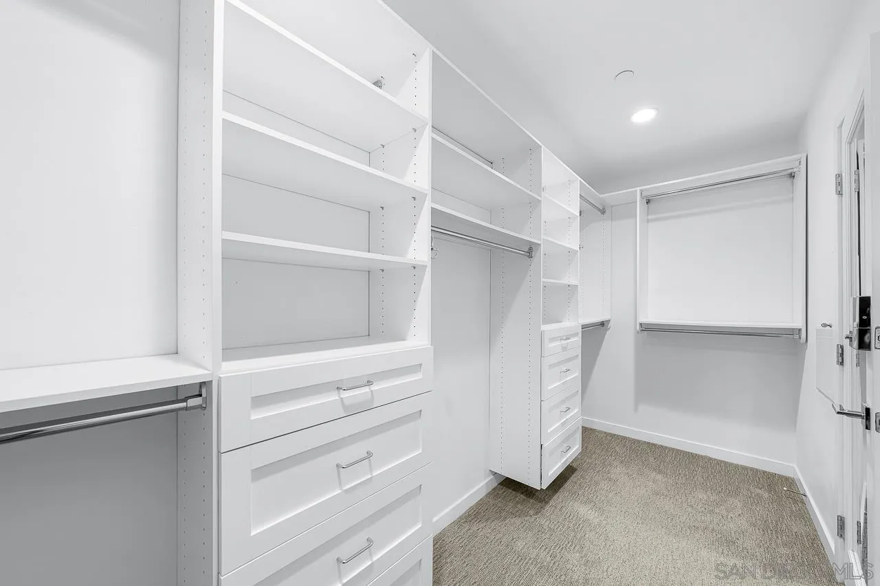 https://cdn.realtyfeed.com/cdn/127/260001592/ef2ea68fca0452f3b47c562447c90e44.webp