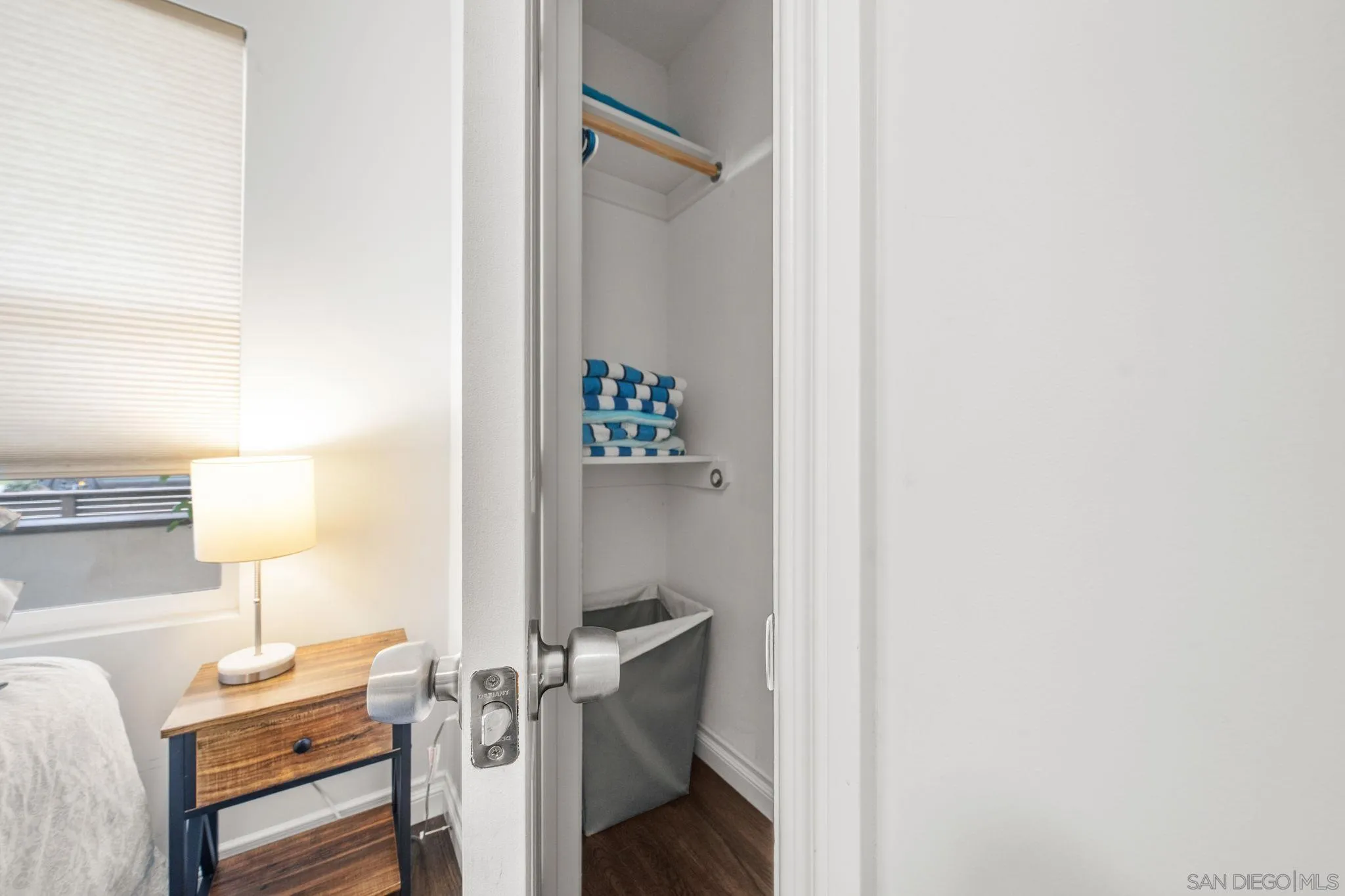 https://cdn.realtyfeed.com/cdn/127/260001596/83af5acb55de7cb58c3065bb8168edd6.webp