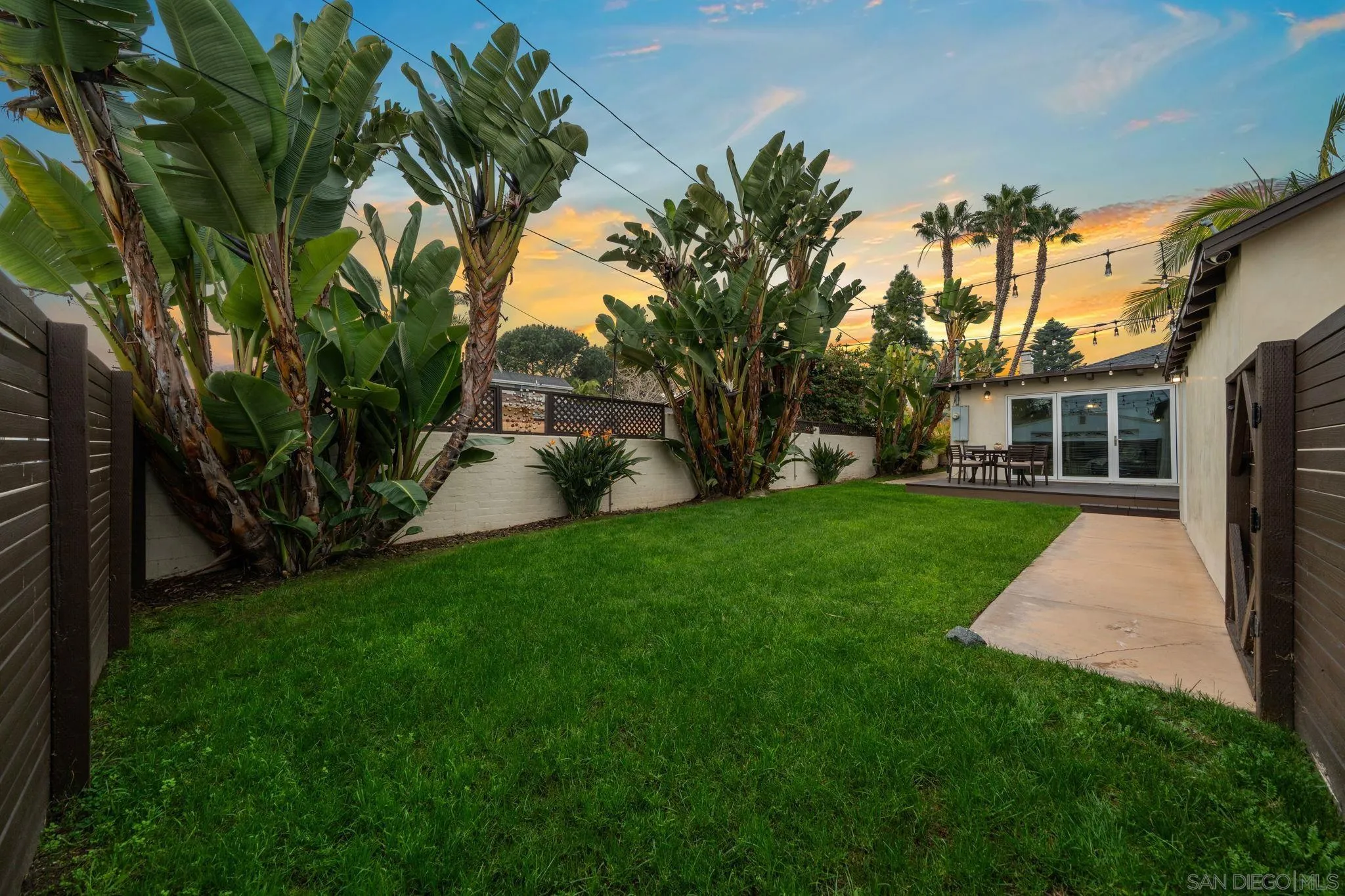 https://cdn.realtyfeed.com/cdn/127/260001596/993839190de9798bd956d144ae569769.webp