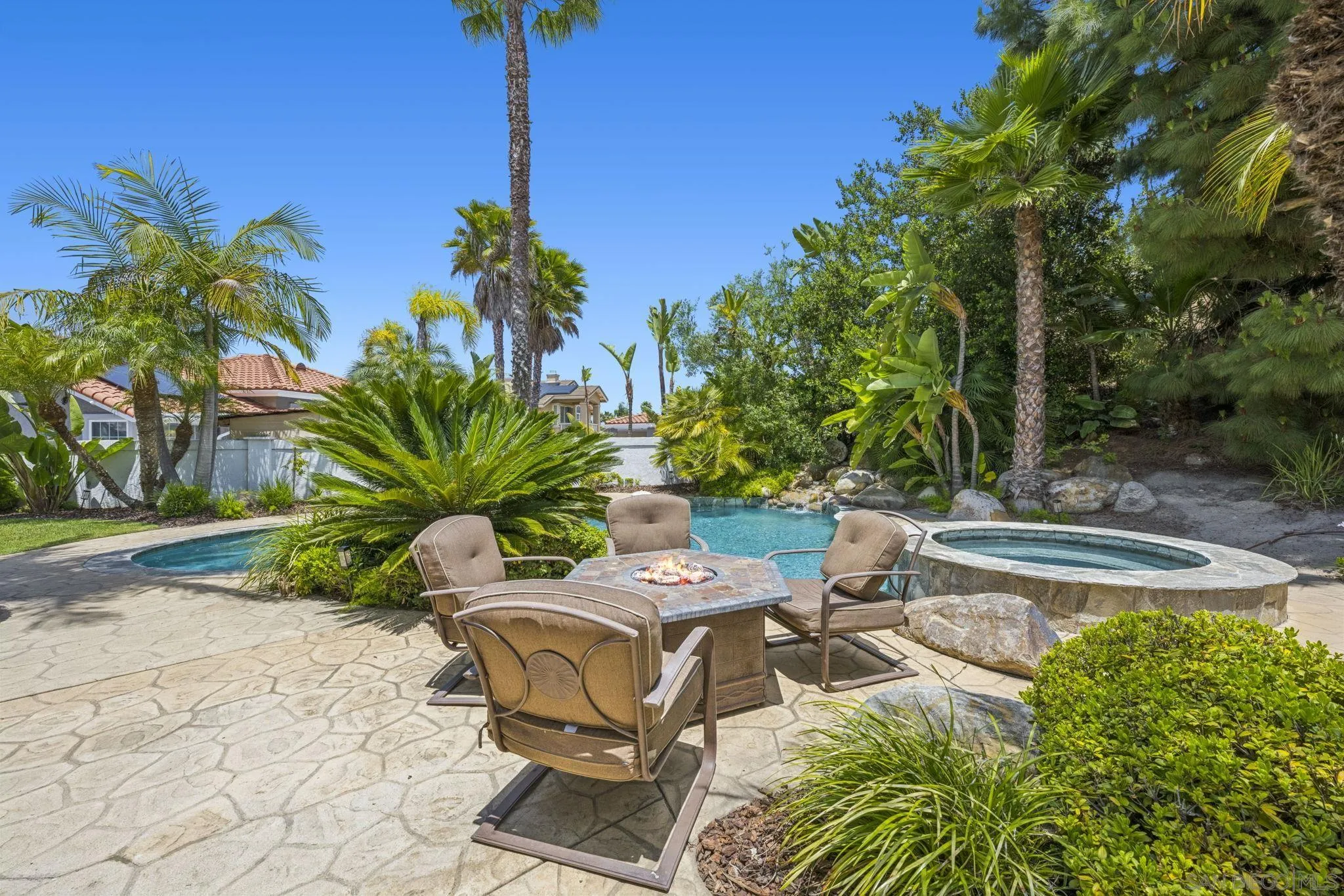 https://cdn.realtyfeed.com/cdn/127/260001598/5213646f97875e0f6f91dfbae61b8c2e.webp