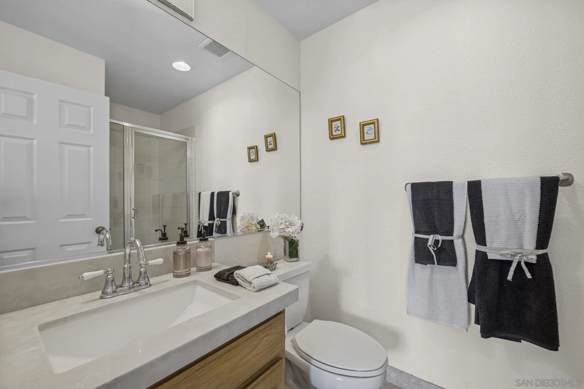 https://cdn.realtyfeed.com/cdn/127/260001598/6a3387b408bc29616587c3c582d0225b.webp